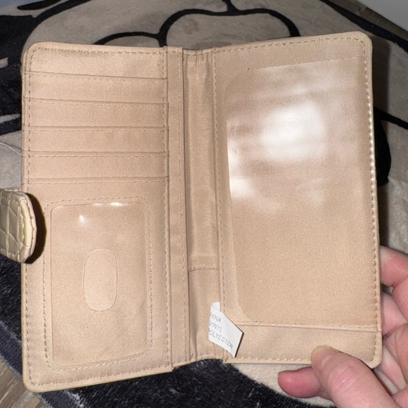 light beige faux crocodile long wallet with a  flap button closure - Picture 5 of 11